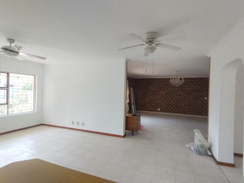 To Let 3 Bedroom Property for Rent in Twin Palms Western Cape